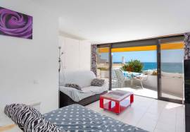 1 + 1 bedroom apartment inserted in a condominium with swimming pool with a magnificent view over the sea and the Center of Albufeira.