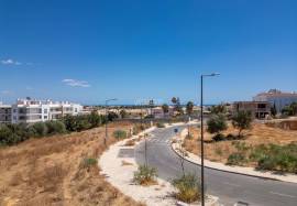 Plot of land with 520 m2 inserted in a new and noble urbanization located in Albufeira