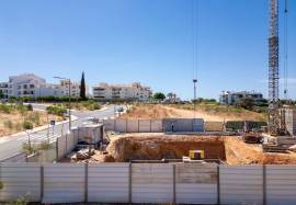 Plot of land with 520 m2 inserted in a new and noble urbanization located in Albufeira