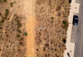 Plot of land with 520 m2 inserted in a new and noble urbanization located in Albufeira