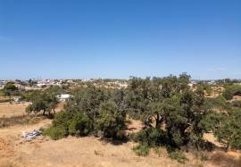 Plot of land with 520 m2 inserted in a new and noble urbanization located in Albufeira