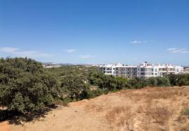 Plot of land with 520 m2 inserted in a new and noble urbanization located in Albufeira
