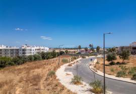 Plot of land with 520 m2 inserted in a new and noble urbanization located in Albufeira