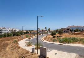 Plot of land with 520 m2 inserted in a new and noble urbanization located in Albufeira