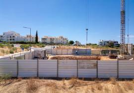 Plot of land with 520 m2 inserted in a new and noble urbanization located in Albufeira