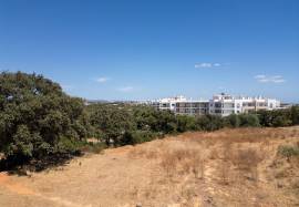 Plot of land with 520 m2 inserted in a new and noble urbanization located in Albufeira