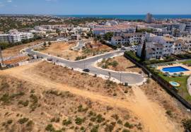 Plot of land with 520 m2 inserted in a new and noble urbanization located in Albufeira
