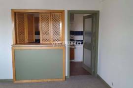 1 bedroom bank apartment on the 2nd floor of a building located in Avis, Portalegre.