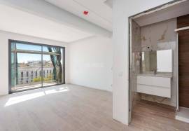 Charming Refurbished Building, Intended for Accommodation with 30 Modern Suites and Commercial Spaces in the Center of Faro