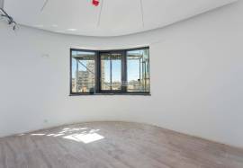 Charming Refurbished Building, Intended for Accommodation with 30 Modern Suites and Commercial Spaces in the Center of Faro