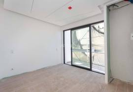 Charming Refurbished Building, Intended for Accommodation with 30 Modern Suites and Commercial Spaces in the Center of Faro