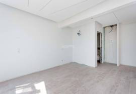 Charming Refurbished Building, Intended for Accommodation with 30 Modern Suites and Commercial Spaces in the Center of Faro