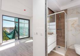 Charming Refurbished Building, Intended for Accommodation with 30 Modern Suites and Commercial Spaces in the Center of Faro
