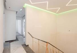 Charming Refurbished Building, Intended for Accommodation with 30 Modern Suites and Commercial Spaces in the Center of Faro