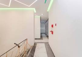 Charming Refurbished Building, Intended for Accommodation with 30 Modern Suites and Commercial Spaces in the Center of Faro