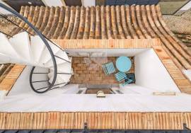 2 bedroom townhouse just a stone’s throw from the river Gilão in Tavira.