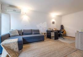 2 bedroom townhouse just a stone’s throw from the river Gilão in Tavira.