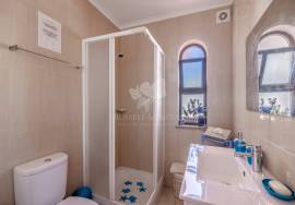 Detached 3+  bedroom  villa walking distance to Fuseta beach in East Algarve