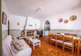 Detached 3+  bedroom  villa walking distance to Fuseta beach in East Algarve