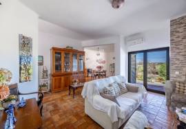 Detached 3+  bedroom  villa walking distance to Fuseta beach in East Algarve