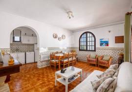 Detached 3+  bedroom  villa walking distance to Fuseta beach in East Algarve
