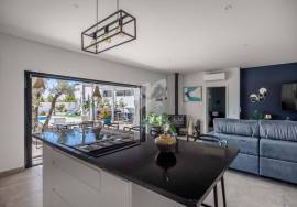 Contemporary, detached 3+ bedroom villa with pool and annex. Near Moncarapacho Contemporary, detached 3+ bedroom villa with pool and annex. Near Moncarapacho