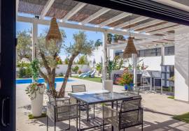 Contemporary, detached 3+ bedroom villa with pool and annex. Near Moncarapacho Contemporary, detached 3+ bedroom villa with pool and annex. Near Moncarapacho