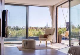 Detached, contemporary 3 bedroom villa with infinity pool. Near Moncarapacho.