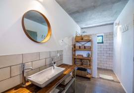 Detached, renovated  3 bedroom quinta in very quiet country location near Moncarapacho