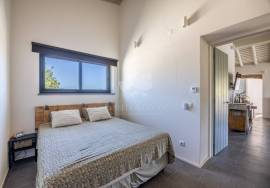 Detached, renovated  3 bedroom quinta in very quiet country location near Moncarapacho