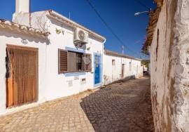 2+  bedroom mid terrace cottage with courtyard & roof terrace with sea view.. Near Alte,  Loulé 2+  bedroom mid terrace cottage with courtyard & roof terrace with sea view.. Near Alte,  Loulé