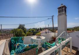 2+  bedroom mid terrace cottage with courtyard & roof terrace with sea view.. Near Alte,  Loulé 2+  bedroom mid terrace cottage with courtyard & roof terrace with sea view.. Near Alte,  Loulé