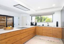 Contemporary 4 Bedroom Single Storey Villa with Pool, Vilamoura
