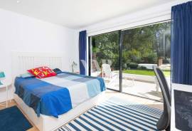 Contemporary 4 Bedroom Single Storey Villa with Pool, Vilamoura
