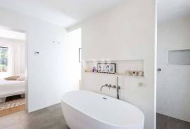 Contemporary 4 Bedroom Single Storey Villa with Pool, Vilamoura