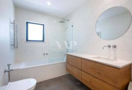 Contemporary 4 Bedroom Single Storey Villa with Pool, Vilamoura