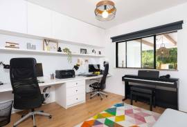 Contemporary 4 Bedroom Single Storey Villa with Pool, Vilamoura