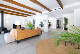 Contemporary 4 Bedroom Single Storey Villa with Pool, Vilamoura