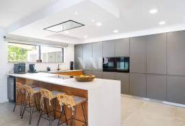 Contemporary 4 Bedroom Single Storey Villa with Pool, Vilamoura