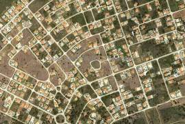 Land of 770 m² in Sector E – Vale da Telha Urbanization