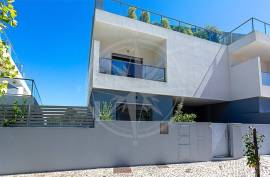 Tavira Centre – Contemporary 3 bed Villa with Private Pool & Rooftop Summer Lounge
