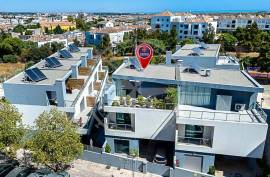 Tavira Centre – Contemporary 3 bed Villa with Private Pool & Rooftop Summer Lounge