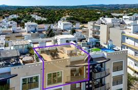 Luxury 2 bedroom Tavira penthouse apartment with sea view, terraces & garage