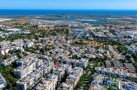 Luxury 2 bedroom Tavira penthouse apartment with sea view, terraces & garage
