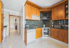 Luxury 2 bedroom Tavira penthouse apartment with sea view, terraces & garage