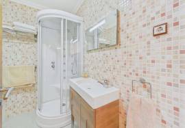 Luxury 2 bedroom Tavira penthouse apartment with sea view, terraces & garage