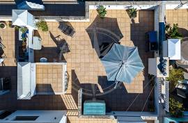 Luxury 2 bedroom Tavira penthouse apartment with sea view, terraces & garage