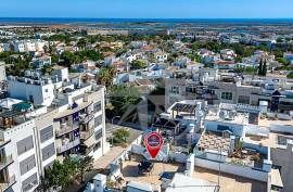 Luxury 2 bedroom Tavira penthouse apartment with sea view, terraces & garage