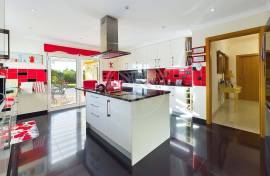 Tavira countryside 4 bedroom villa with pool, garage and sea view