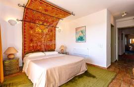 Elevated 3 bed Tavira Frontline Townhouse with garden and unrivalled sea views